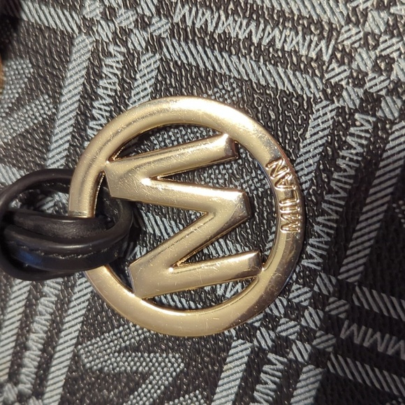 Milan "M" purse bag - Picture 3 of 6